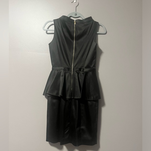 Black dress - Picture 2 of 2